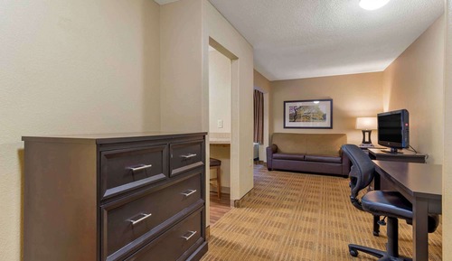 Deluxe Studio, 1 Queen Bed with Sofa bed, Non Smoking