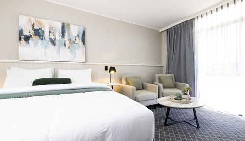 Room, 1 King Bed, Non Smoking (Upgrade)