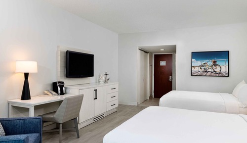 Standard Room, 2 Queen Beds, Limited View