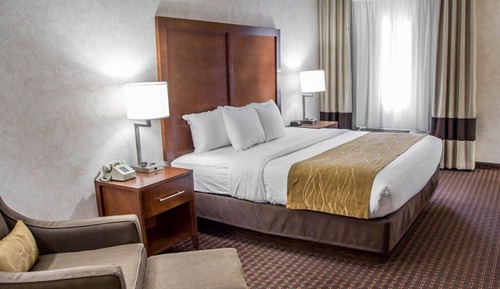 Suite, 1 King Bed, Non Smoking, River View