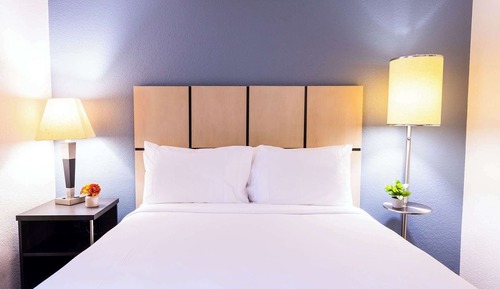 Suite, 1 Queen Bed, Non Smoking