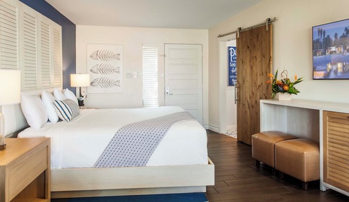 Premium Room, 1 King Bed, Lanai (Garden)