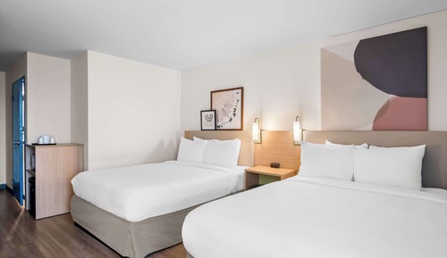Room, 2 Queen Beds, Accessible, Bathtub (Mobililty)