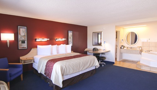 Standard Suite, 1 King Bed, Non Smoking, Jetted Tub