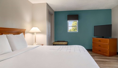 Suite, 1 King Bed, Non Smoking