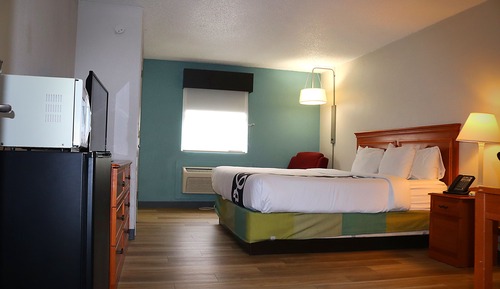 Deluxe Room, 1 King Bed, Non Smoking