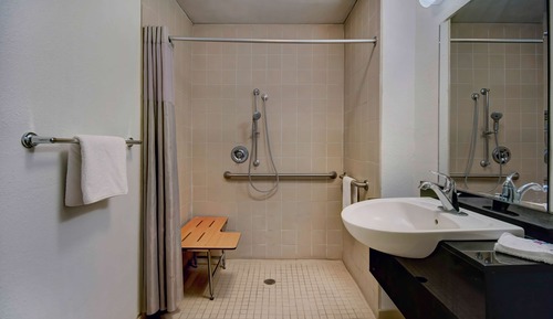 Standard Room, 1 Queen Bed, Accessible, Non Smoking