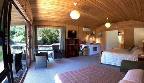 Studio, 1 Queen Bed, Garden View