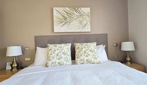 Premium Studio, 1 King Bed, Bay View, Beachside