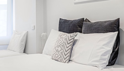 Double Room - 1 Queen & 1 Single