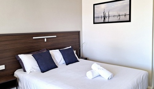 Double Room, 1 Queen Bed