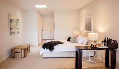 Villa 3 (2 Night Min)
