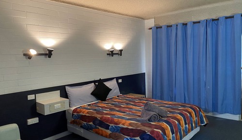 Standard Room, 1 Queen Bed