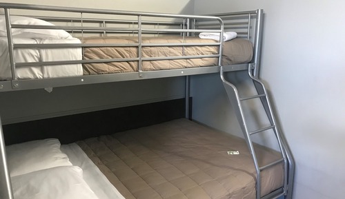  Dorm Room, Non Smoking, Shared Bathroom (Double Bed)
