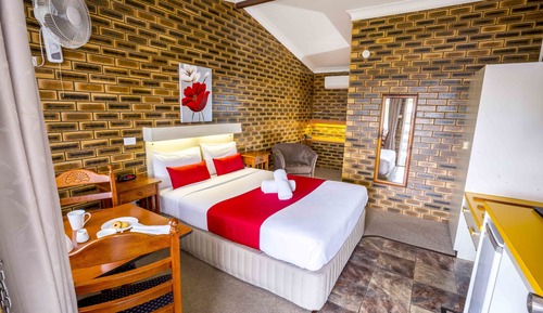 Standard Queen Room