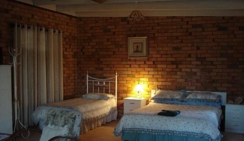Bungalow, Kitchenette (Self contained)