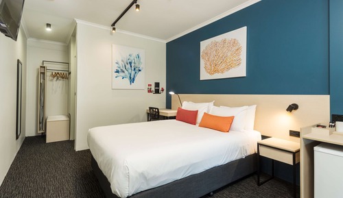 Standard Studio, 1 Queen Bed
