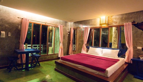 Chalet River Side