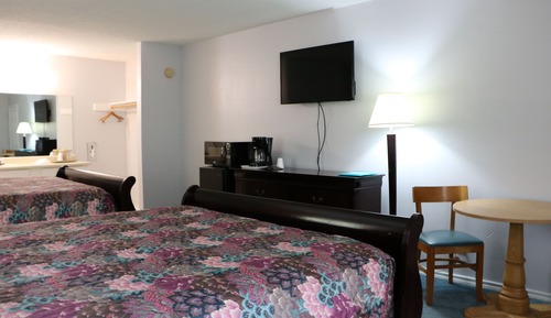Traditional Double Room, 2 Queen Beds, Refrigerator & Microwave, Ground Floor