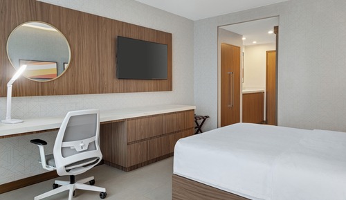 Room, 1 Queen Bed, Mountain View