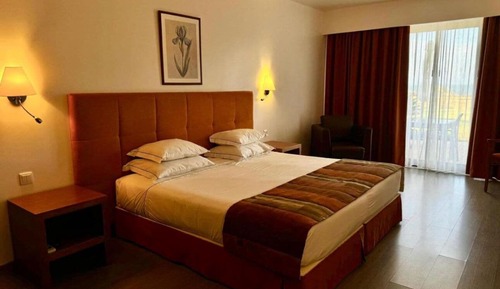 Double Room (Tennis View)