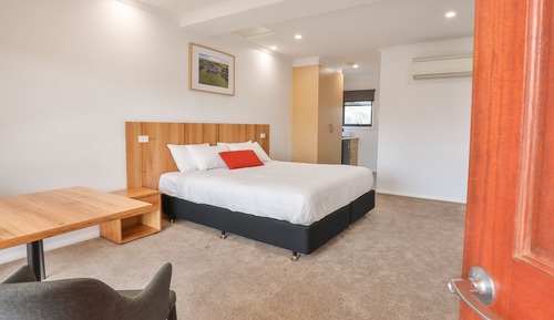 Deluxe Room, 1 King Bed