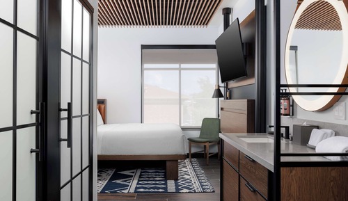 Room, 1 King Bed, Corner