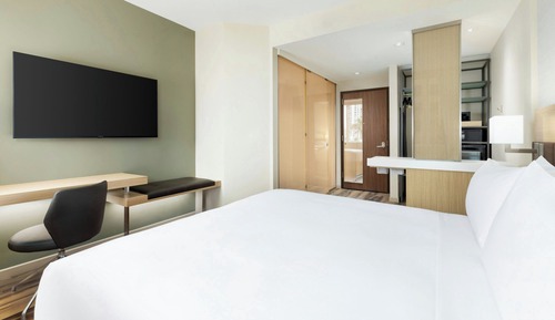 Room, 1 King Bed, Non Smoking, City View