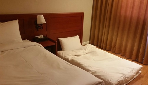 Ondol (Single Bed with Futon Provided)