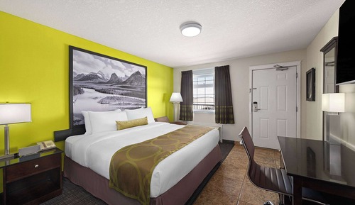 Deluxe Room, 1 King Bed, Non Smoking