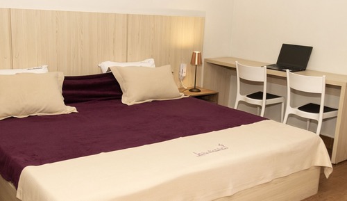 Deluxe Suite, Bathtub