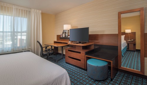 Room, 1 King Bed, Non Smoking (Mobility Accessible, Tub)