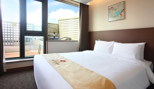 [K-Beauty Voucher Gift PKG] Double Room, Balcony + 1 YEOTI Beauty 30,000 KRW Voucher