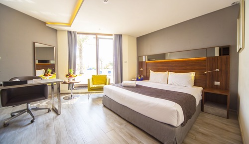 Deluxe Room, Smoking, Pool View