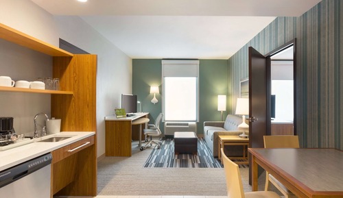 Suite, 1 Queen Bed, Accessible, Bathtub (Mobility & Hearing)