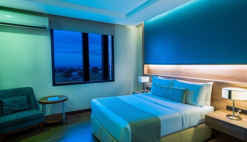 Deluxe Room, 1 Queen Bed
