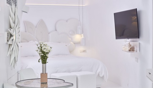 Deluxe Suite with Caldera View