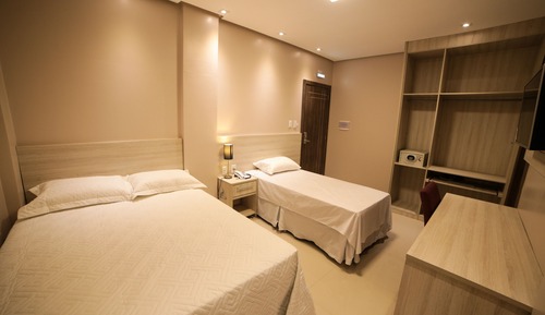 Superior Triplo 1 cama de casal  e 1 de solteiro 