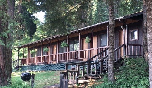Standard Room, 1 King Bed, Refrigerator & Microwave, Lakeside