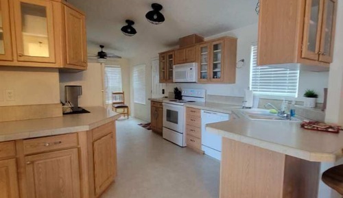 Family Cabin, 3 Bedrooms, Non Smoking, Lake View (no pets)