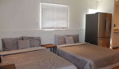 Premium Studio, 2 Queen Beds, Kitchenette, Laundry, Patio/BBQ