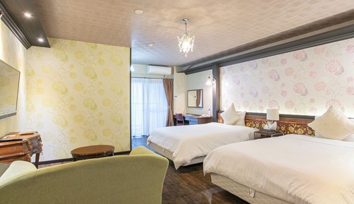 Deluxe Twin Room