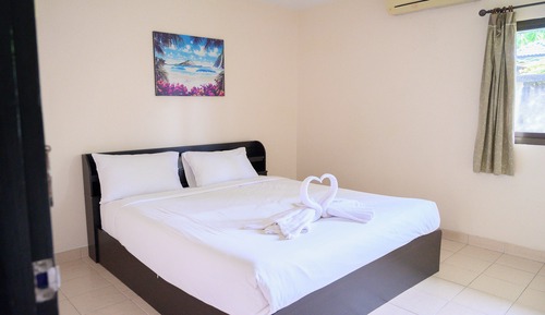 2 Bedrooms Villa