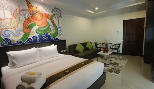 Junior Studio Suite, 1 King Bed, Garden View