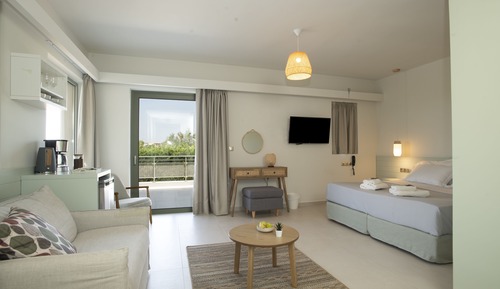 Cyane Side Sea View Suite