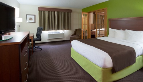 Deluxe Suite, 1 Queen Bed, Non Smoking