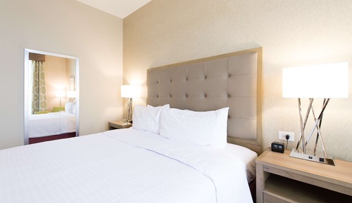 Studio, 1 King Bed, Accessible, Bathtub