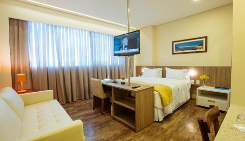 Luxo Superior Casal - 1 Cama Queen e 1 Sofá Cama