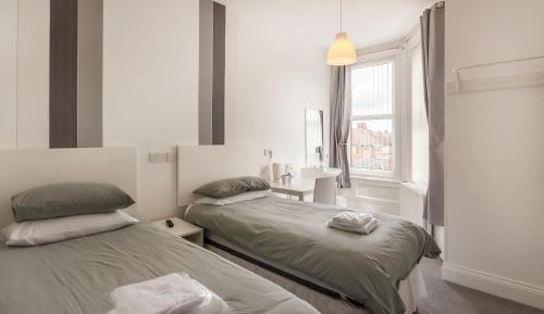 Twin Room with Bathroom