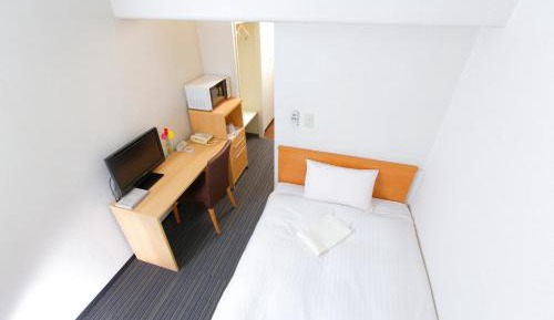 Single Room - Smoking - House Keeping is Optional with Additional Cost